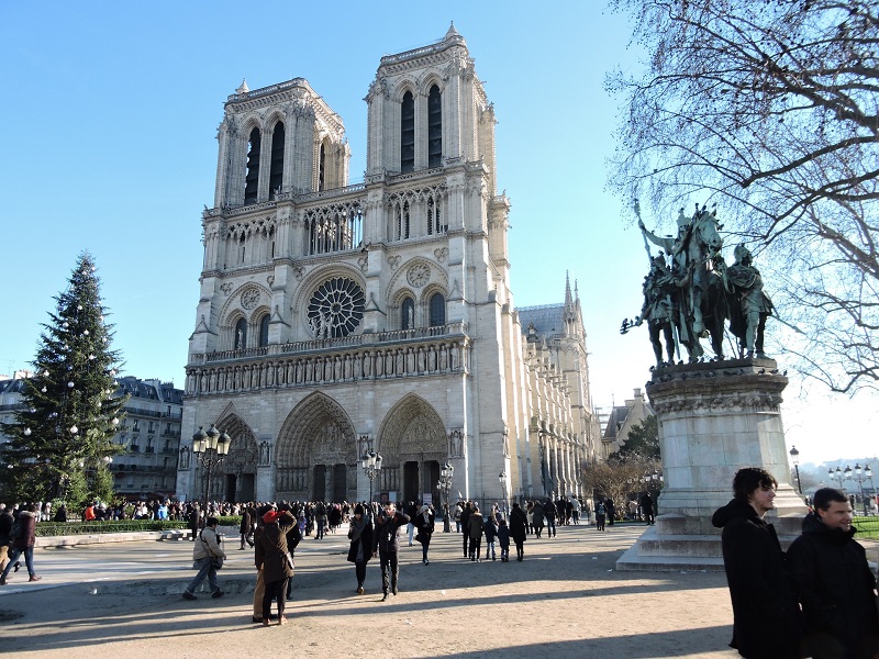 La couronne d'épines retrouve Notre-Dame de Paris