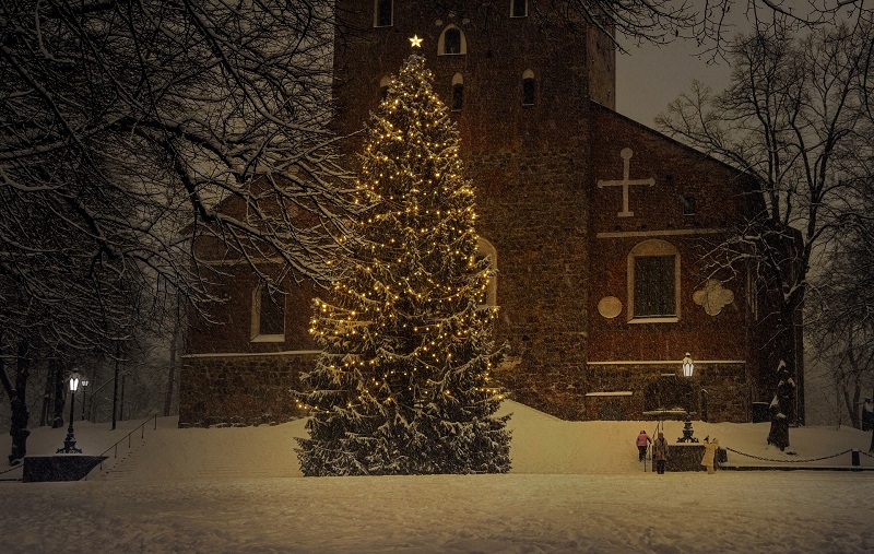 Les chrétiens fêtent un Noël assombri par les guerres